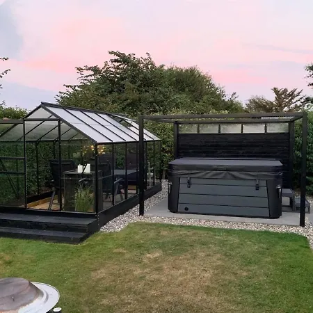 Helmina - 125m From The Sea By Interhome Nyaraló *